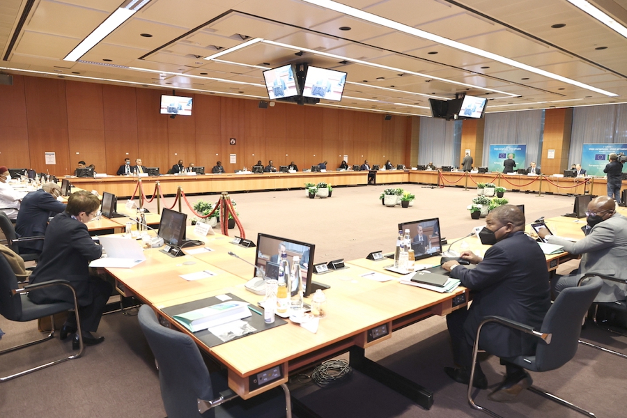 table-ronde-sur-l-agriculture-et-le-developpement-durable-dans-le-cadre-du-_2llmfe8alfa