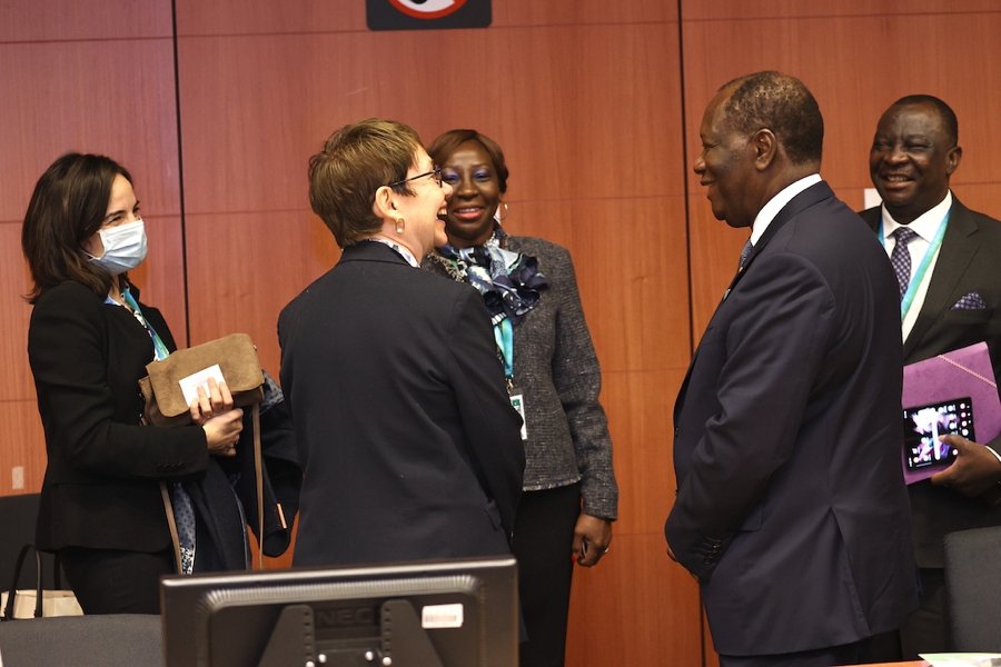 table-ronde-sur-l-agriculture-et-le-developpement-durable-dans-le-cadre-du-_5ig367ouezw