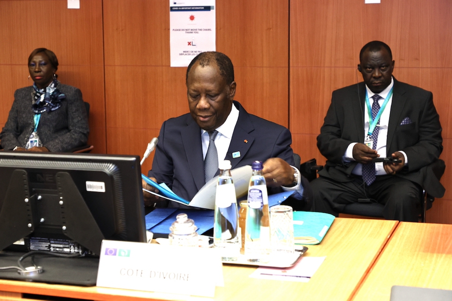 table-ronde-sur-l-agriculture-et-le-developpement-durable-dans-le-cadre-du-_9ioahvo4fk