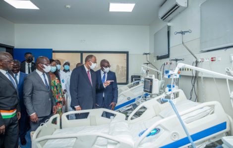 Yopougon-Attié : Patrick Achi (PM) inaugure la première phase des locaux réhabilités de l’hôpital général.
