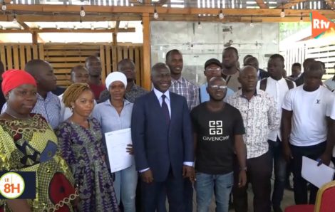 Adama Bictogo à 53 jeunes dont les projets sont financés : « Vous devez être une locomotive pour permettre aux autres d’en bénéficier ».