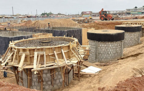 Bouaké : les autorités municipales visitent le chantier de construction du grand marché.