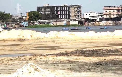 Remblayage illicite et anarchique à Abidjan : l’État prend des mesures pour endiguer le phénomène.