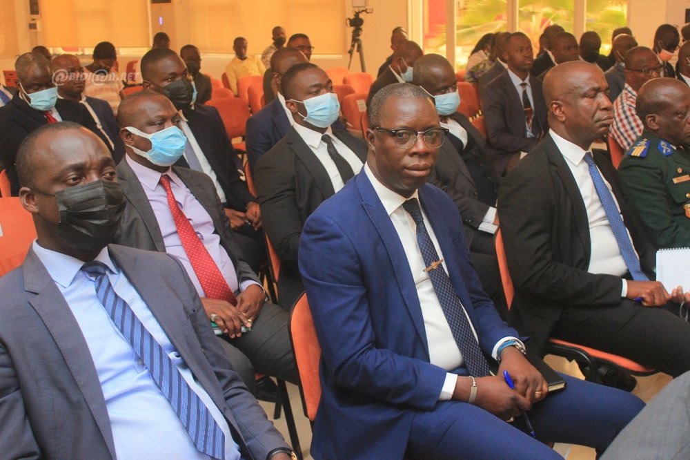 session-d-information-et-d-echange-d-experiences-de-la-direction-generale-d_6jpgjwru97p