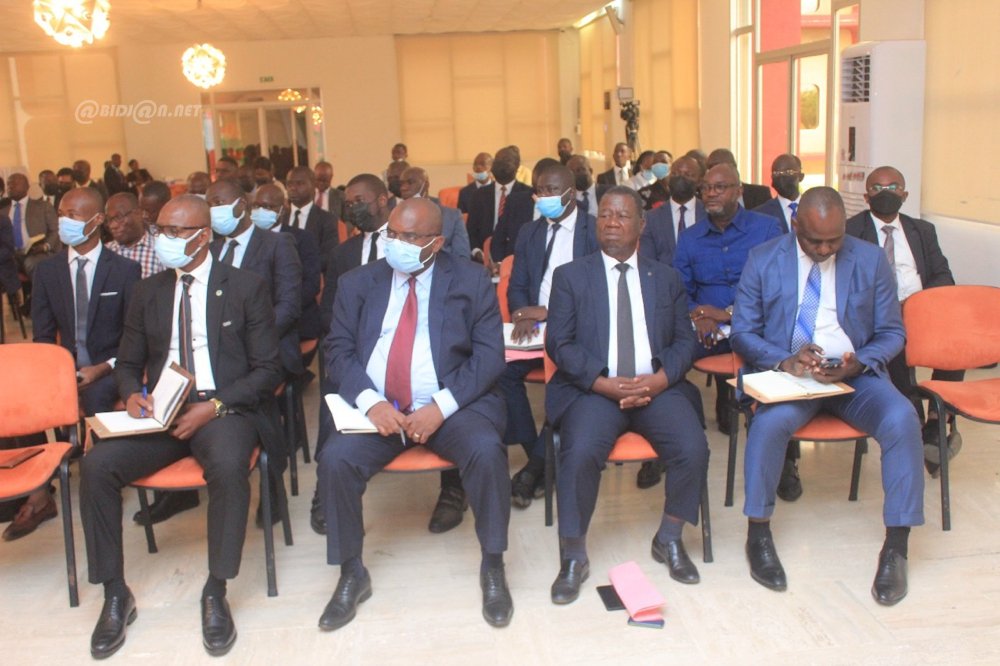 session-d-information-et-d-echange-d-experiences-de-la-direction-generale-d_p46brg16a9
