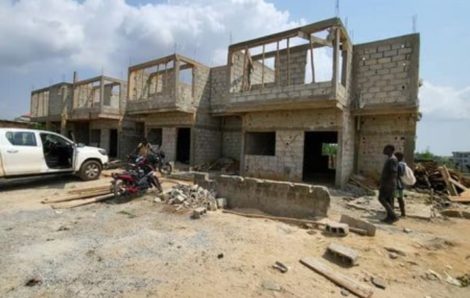 Côte d’Ivoire : Deux immeubles seront démolis à Cocody pour non-respect des normes en vigueur.