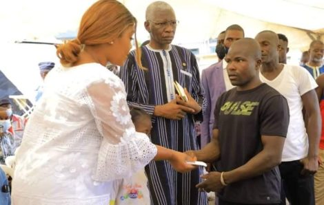 Côte d’Ivoire : Le soutien du gouvernement aux parents de deux fillettes emportées par les eaux.
