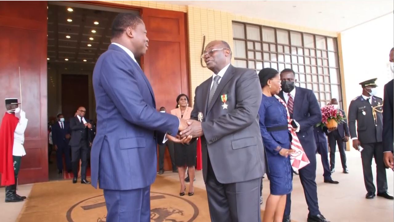 Gnassingbe_Tiémoko Meyliet Koné fait Grand Officier de l’Ordre du Mono_11