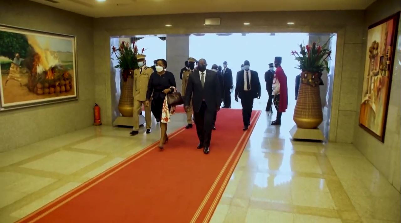 Gnassingbe_Tiémoko Meyliet Koné fait Grand Officier de l’Ordre du Mono_3