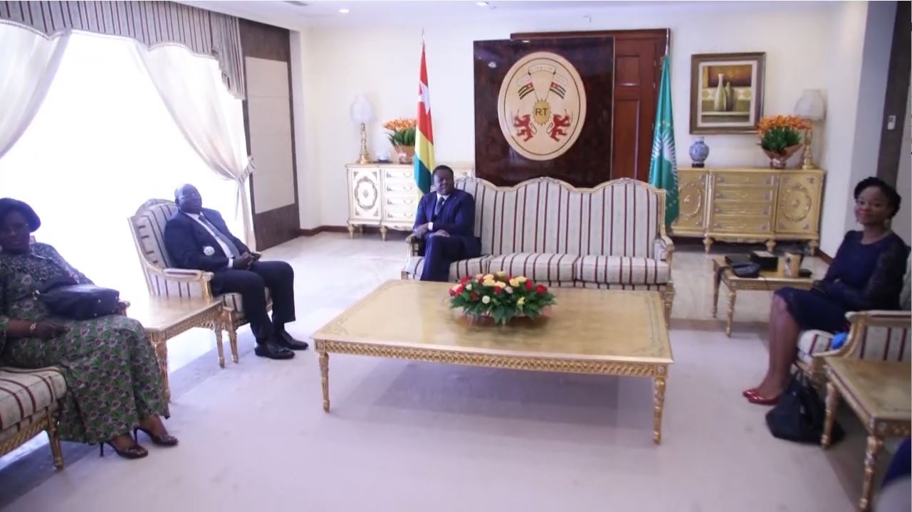 Gnassingbe_Tiémoko Meyliet Koné fait Grand Officier de l’Ordre du Mono_4