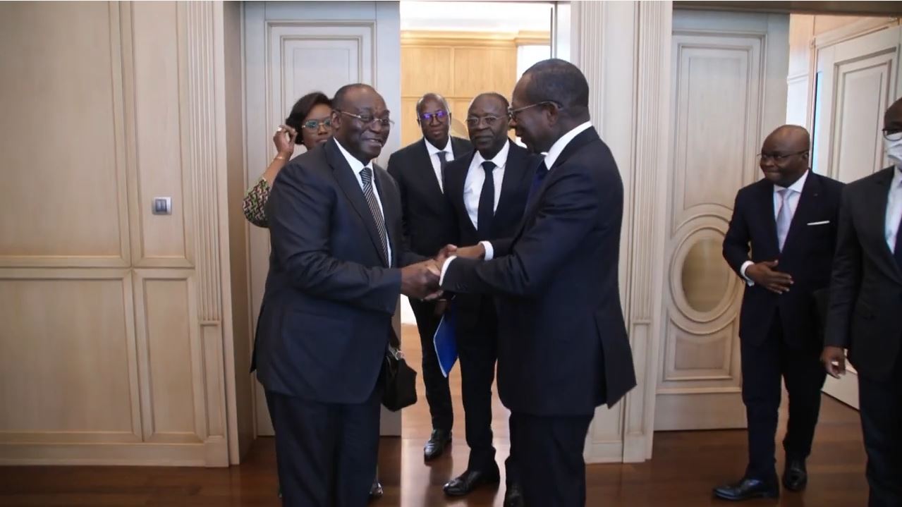 Gnassingbe_Tiémoko Meyliet Koné fait Grand Officier de l’Ordre du Mono_8