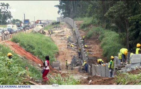La ville d&rsquo;Abidjan est contrainte d&rsquo;ériger un mur pour protéger son parc national de l&rsquo;urbanisation.