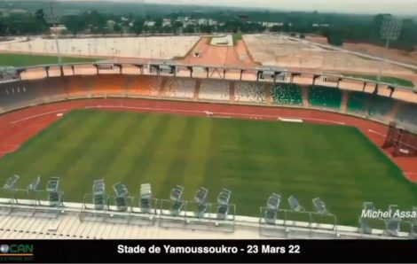 Stade olympique de Yamoussoukro : les deux écrans géants installés (Immersion).