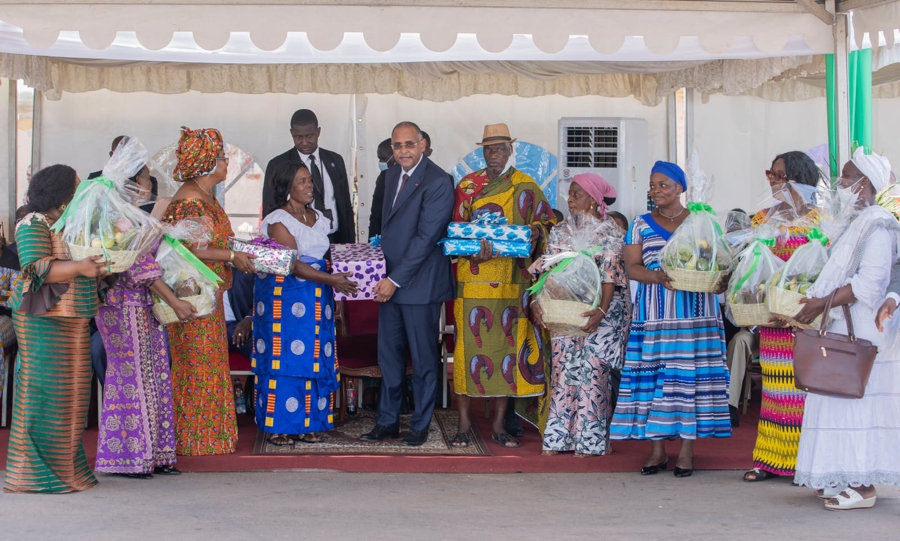 celebration-des-femmes-du-vivrier-a-bouafle_aascstov5dd
