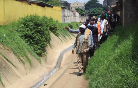 Côte d&rsquo;Ivoire : visite des zones à risques à Attécoubé et à Adjamé en prélude aux saisons des pluies.