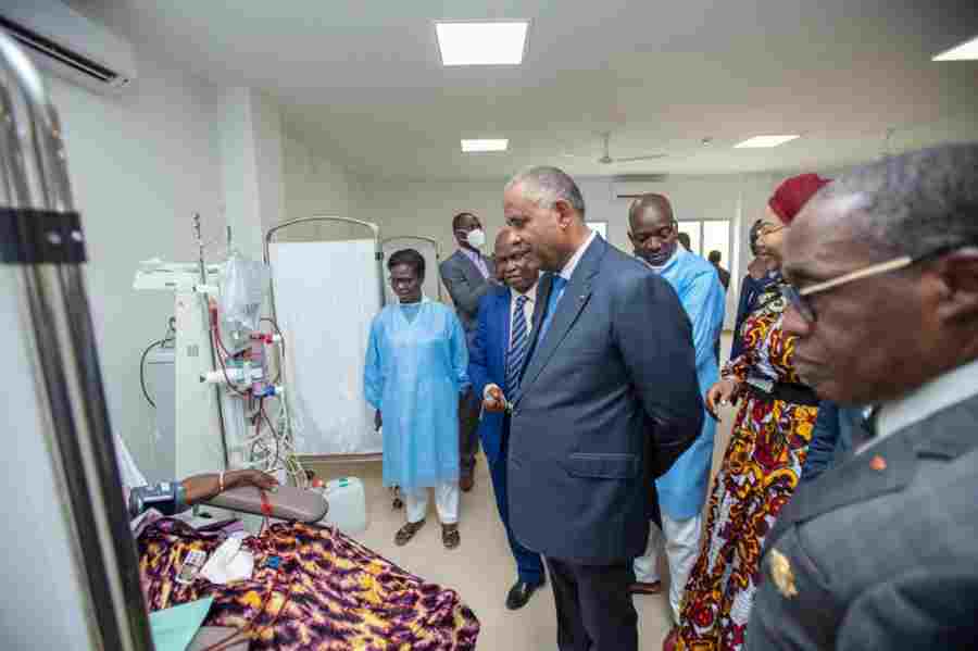 sante-le-premier-ministre-patrick-achi-inaugure-le-nouveau-centre-hospitali_j4a83kvtyrr