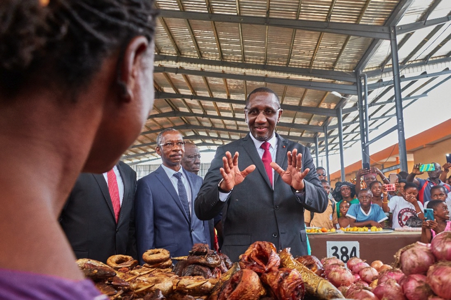 yopougon-le-ministre-souleymane-diarrassouba-procede-a-linauguration-du-nou_ahq9v