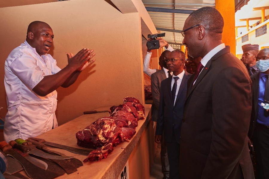 yopougon-le-ministre-souleymane-diarrassouba-procede-a-linauguration-du-nou_ju92j