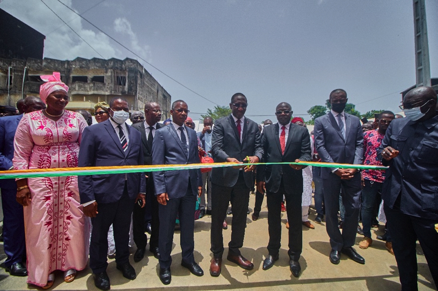 yopougon-le-ministre-souleymane-diarrassouba-procede-a-linauguration-du-nou_lns2f