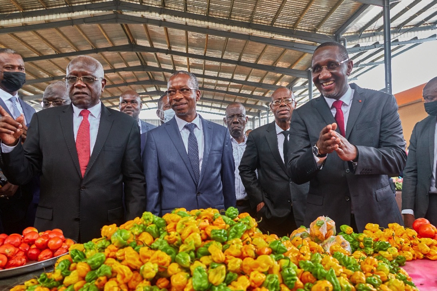 yopougon-le-ministre-souleymane-diarrassouba-procede-a-linauguration-du-nou_nh6pa