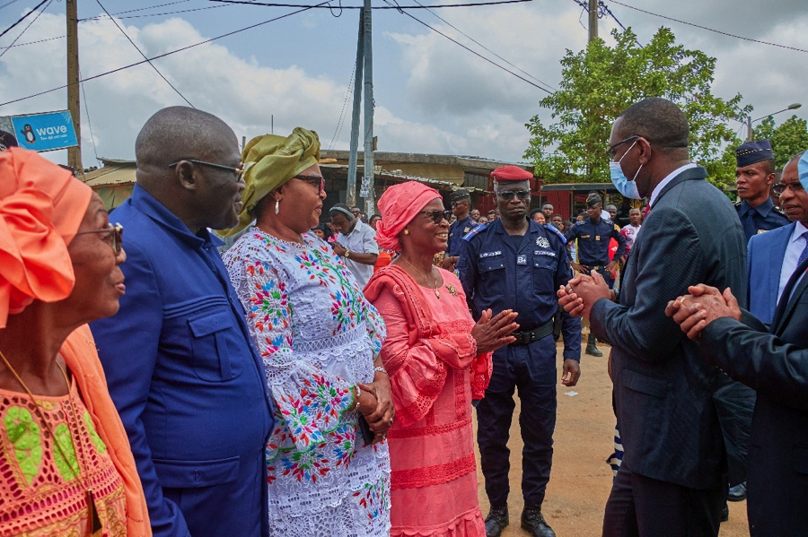 yopougon-le-ministre-souleymane-diarrassouba-procede-a-linauguration-du-nou_rb7b8