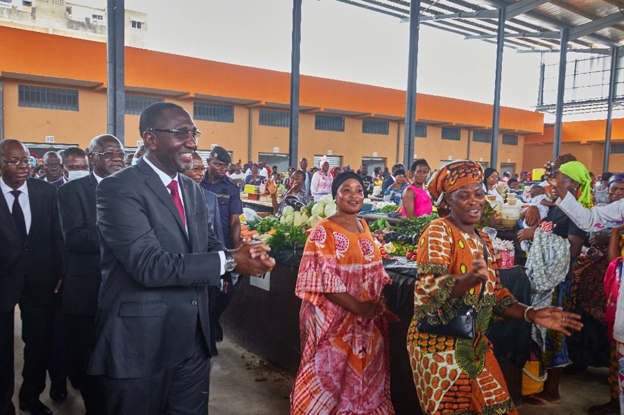 yopougon-le-ministre-souleymane-diarrassouba-procede-a-linauguration-du-nou_s7fbb
