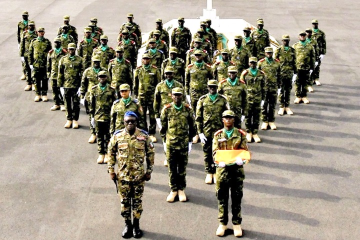 50 soldats ivoiriens, en mission de maintien de paix en Guinée-Bissau.