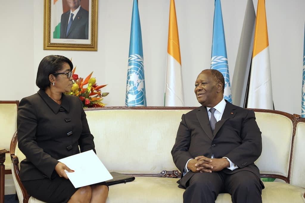 En marge de la COP 15 en Côte d’Ivoire, Rose Christiane Ossouka Raponda s’entretient avec Alassane Ouattara.