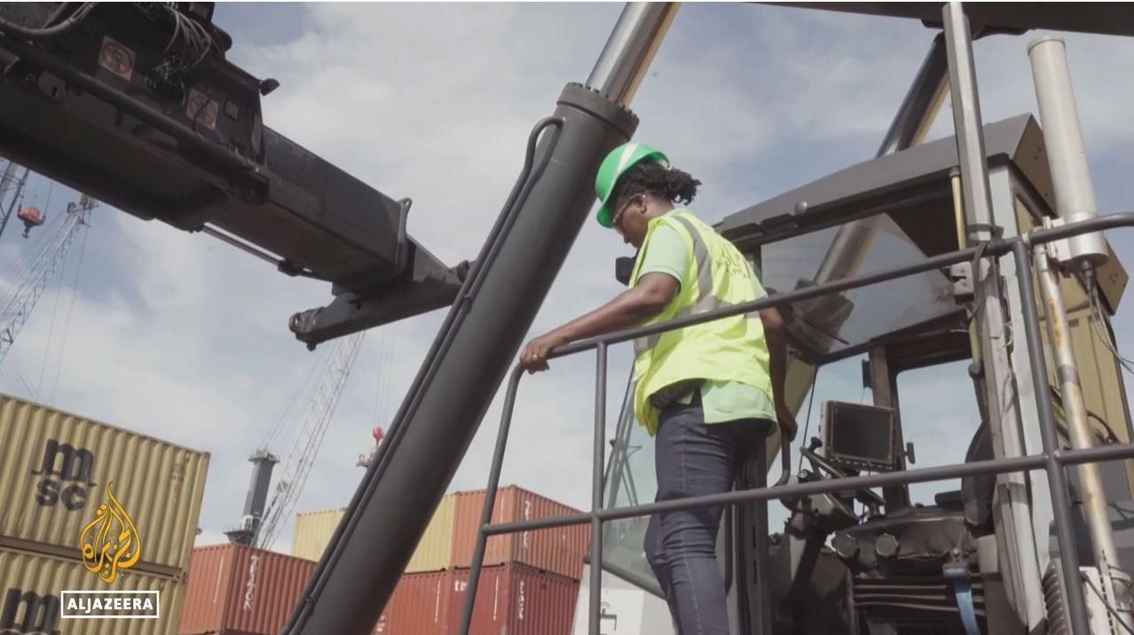 L’univers d’une conductrice Ivoirienne de poids lourds en Côte d’Ivoire(VIDÉO).