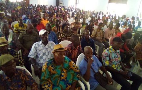 Côte d’Ivoire-AIP/ 2000 producteurs de cacao de Gagnoa pour rendre hommage au Président Ouattara à Yamoussoukro.