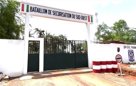 Le ministre d’état, ministre de la défense visite des unités des forces armées de Côte d’Ivoire (FACI) basées à San-Pédro.