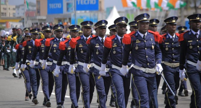 la-garde-republicaine-ivoirienne-defile-07-aout-2019-independance-cote-divoire-1-670x360