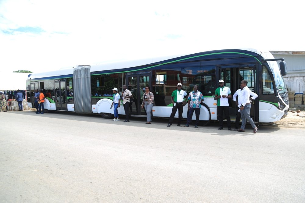 transport-ceremonie-de-lancement-des-lignes-de-bus-abidjan-grand-bassam_82iigfvqats