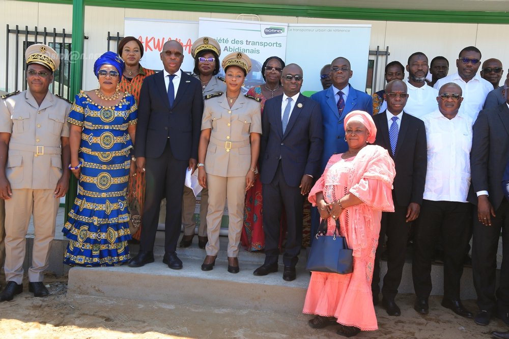 transport-ceremonie-de-lancement-des-lignes-de-bus-abidjan-grand-bassam_ayvfy8xs656