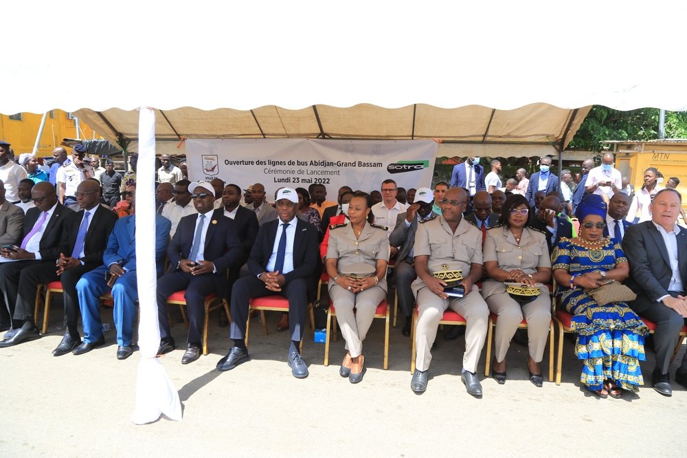 transport-ceremonie-de-lancement-des-lignes-de-bus-abidjan-grand-bassam_csvi0bsq4qm