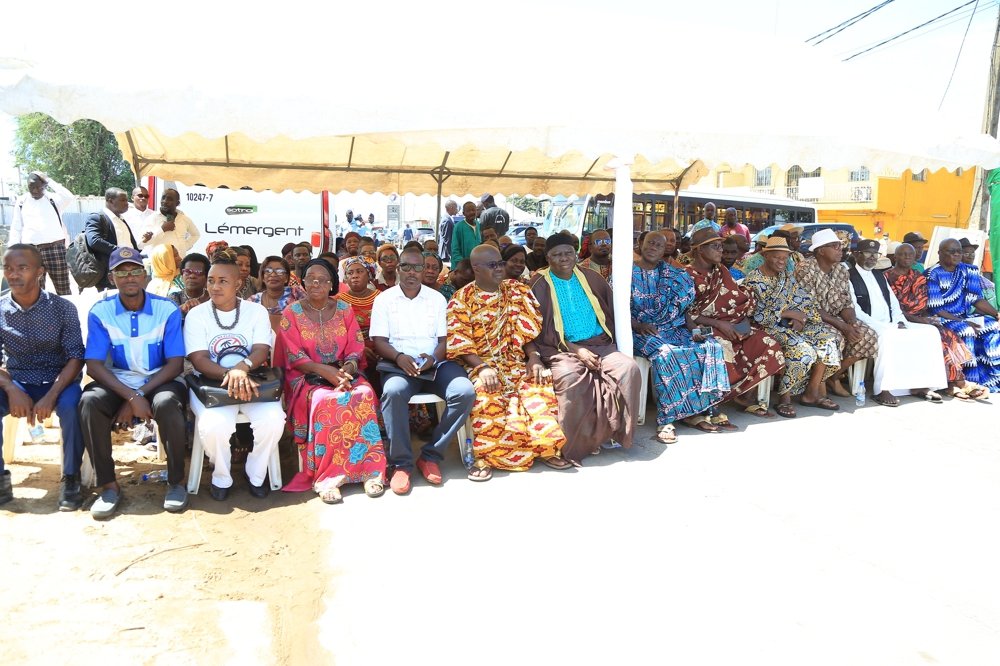 transport-ceremonie-de-lancement-des-lignes-de-bus-abidjan-grand-bassam_ia33vbyb14j