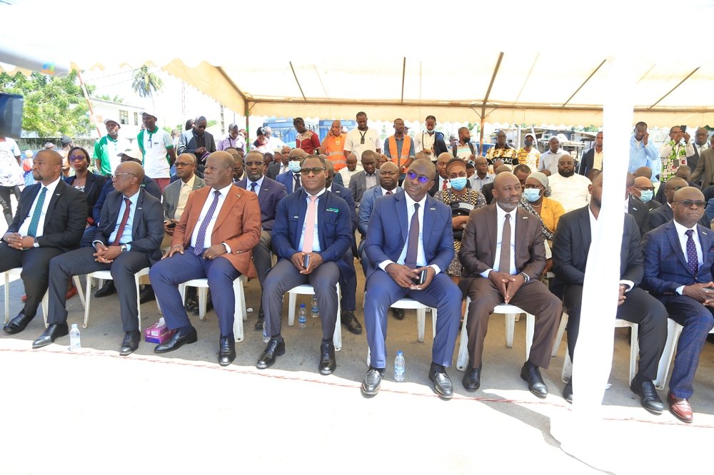 transport-ceremonie-de-lancement-des-lignes-de-bus-abidjan-grand-bassam_mvd4nirby9f