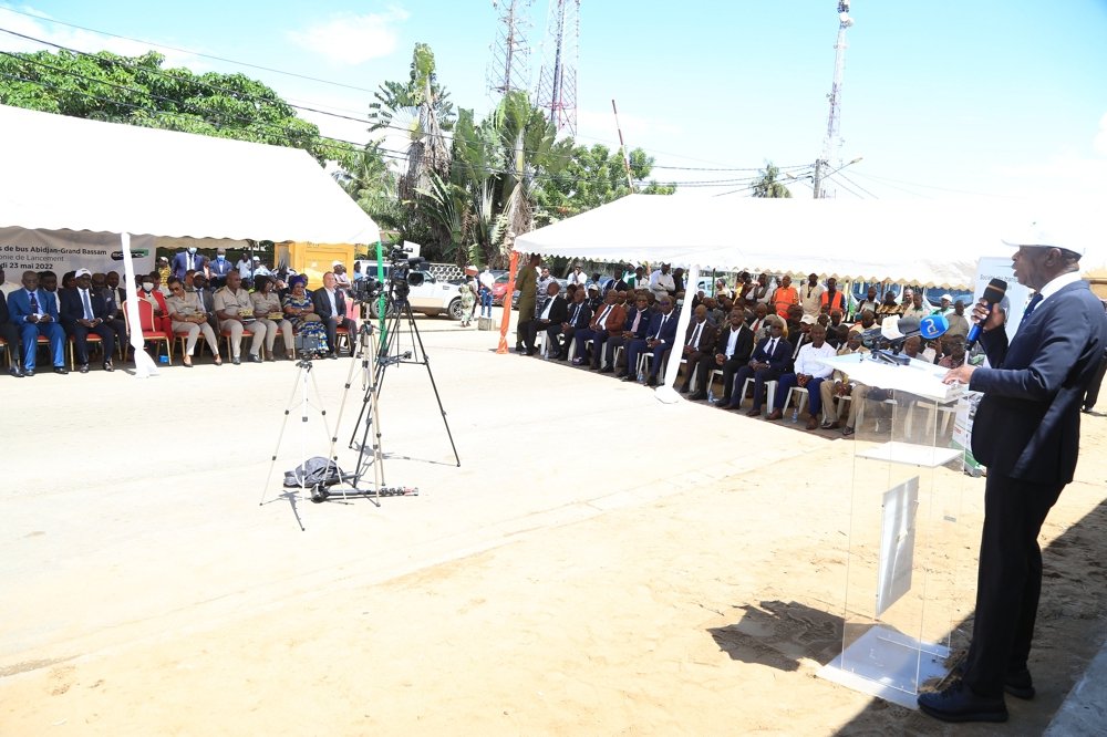 transport-ceremonie-de-lancement-des-lignes-de-bus-abidjan-grand-bassam_ny9svtq9a9d