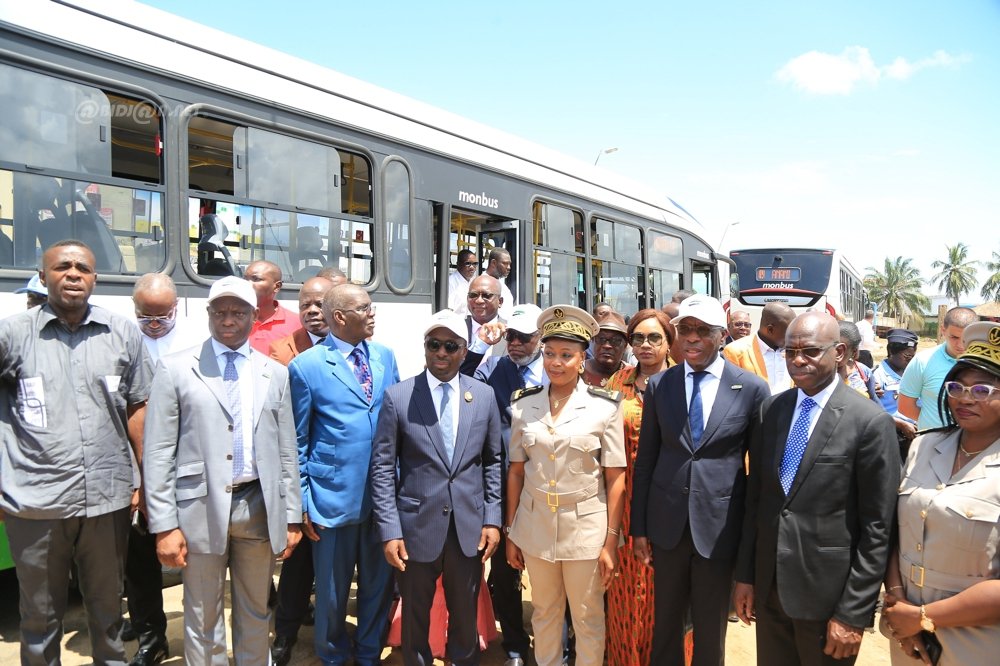 transport-ceremonie-de-lancement-des-lignes-de-bus-abidjan-grand-bassam_r57luaf4dr