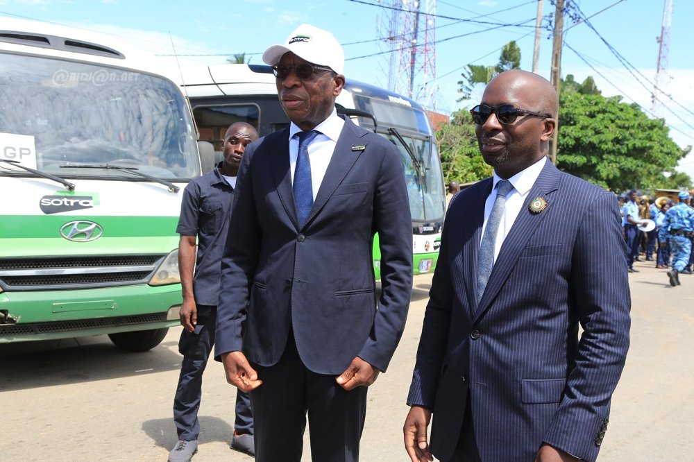 transport-ceremonie-de-lancement-des-lignes-de-bus-abidjan-grand-bassam_r9t2wyztc8i