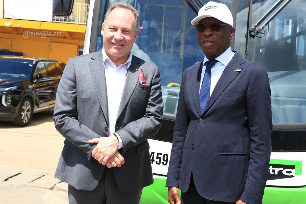 transport-ceremonie-de-lancement-des-lignes-de-bus-abidjan-grand-bassam_xw0fd9cn4wq