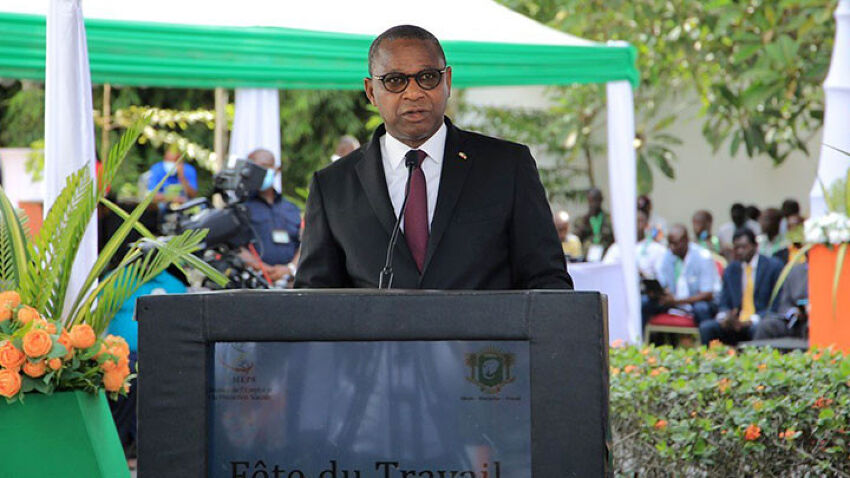 Fête du travail : « Plus de trois millions de personnes enrôlées dans le cadre de la CMU » Adama Kamara, ministre de l’emploi.