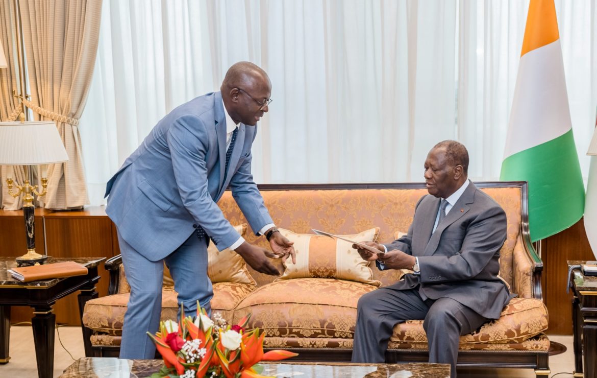 Ouattara échange avec un émissaire du Président Sassou.