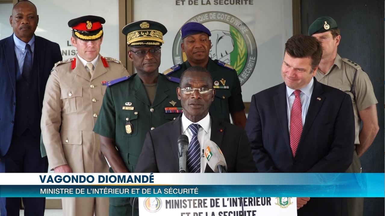 Cooperation_minister_Britanique_defense_a_Abidjan_222062022_10