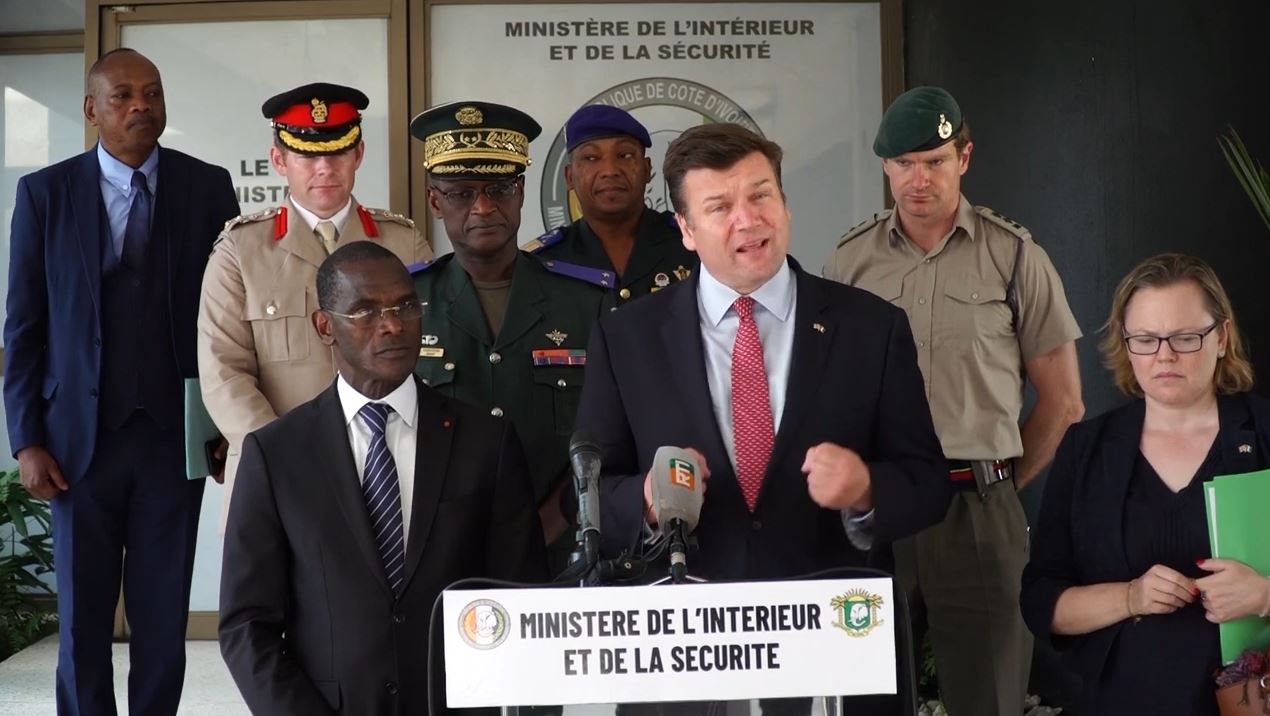 Cooperation_minister_Britanique_defense_a_Abidjan_222062022_8