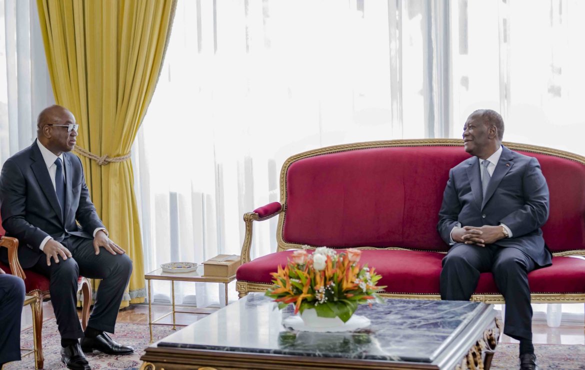 Entretien du Président de la République, S.E.M. Alassane OUATTARA, avec le nouveau Président de la FIF, M. Yacine Idriss DIALLO.
