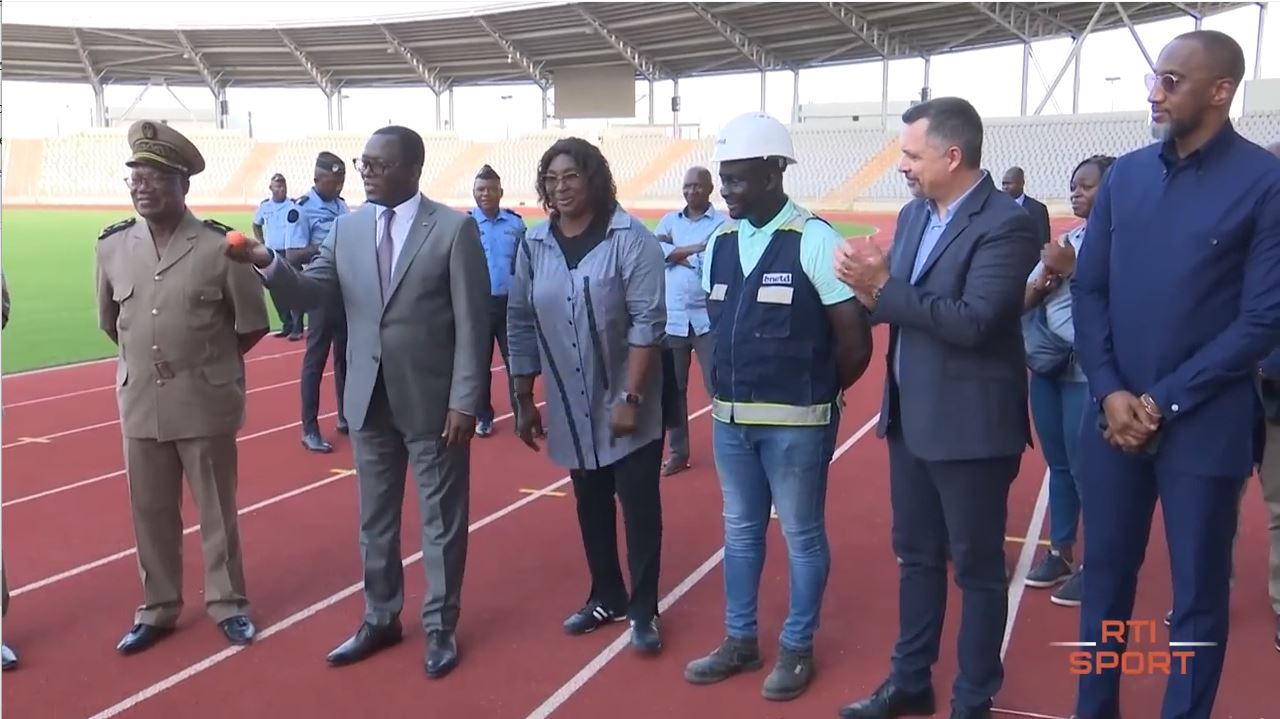 Remise_cles_Stade_Yamoussoukro_Daho_Paulin_30052022_10