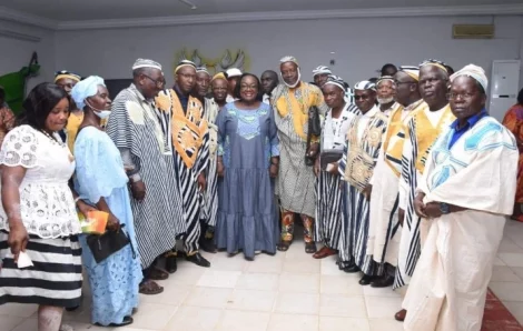 Anne OULOTO à ses parents WÊ depuis Bouaké : ne me laissez pas marcher seule (Côte d’Ivoire).