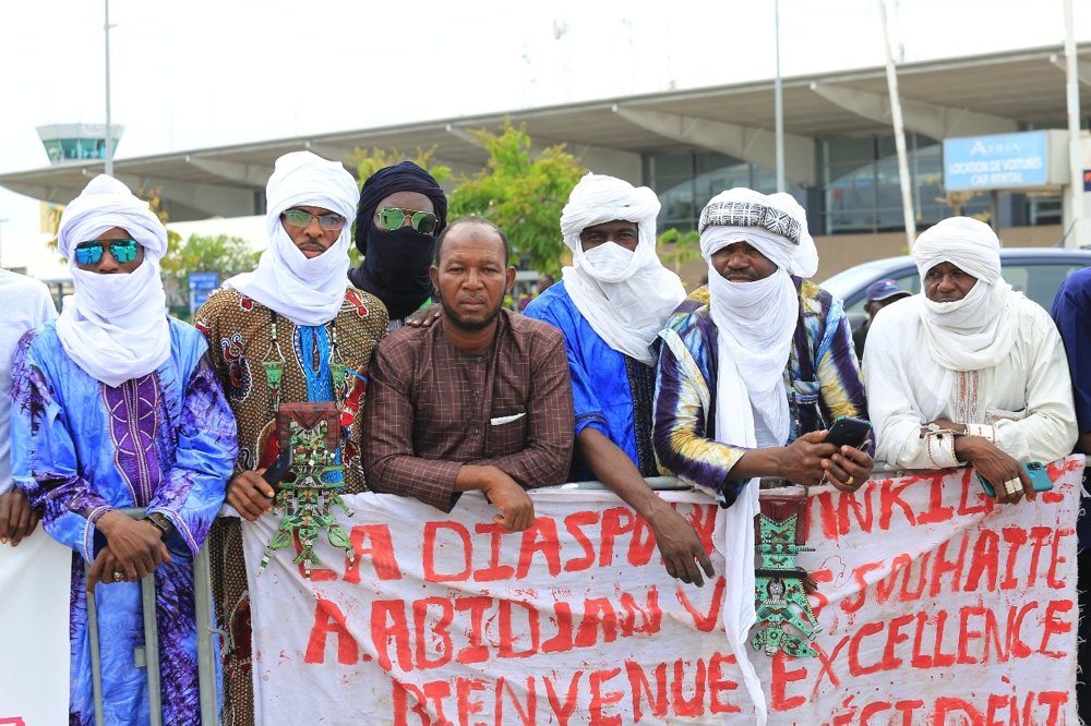 arrivee-a-abidjan-du-president-nigerien-mohamed-bazoum_0et1zhpgs5op