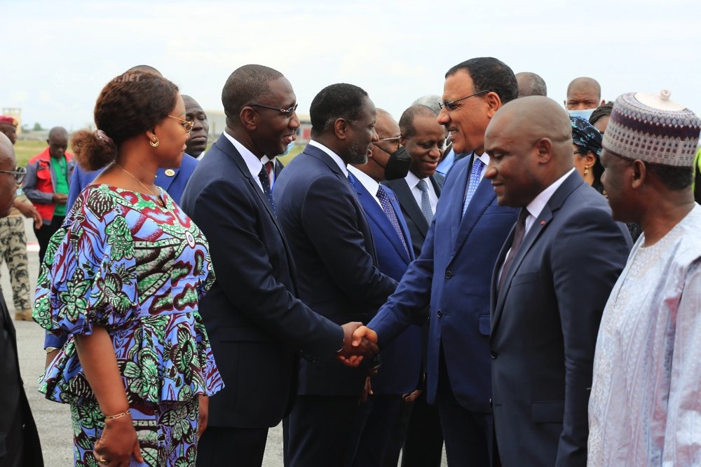 arrivee-a-abidjan-du-president-nigerien-mohamed-bazoum_ao2m014zwi8